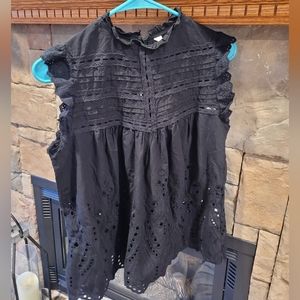 Black sleeveless shirt